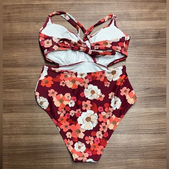 Cup she cut out floral swimsuit - Picture 5 of 7